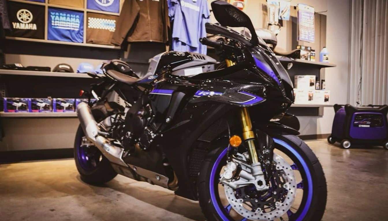 exemple de moto yamaha dans magasin