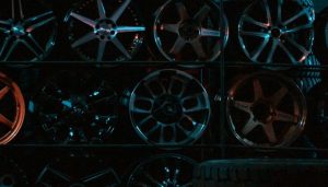 jantes dans un garage